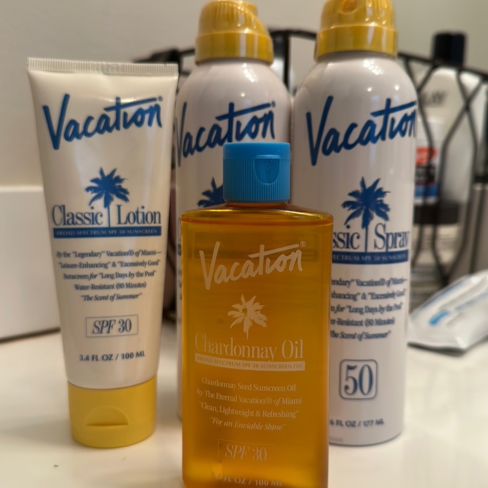 2 50 spf vacation inc spray, 1 30 spf lotion and 1 spf 30 Chardonnay oil.